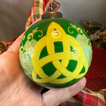 Load image into Gallery viewer, Celtic Trinity Knot Ornament