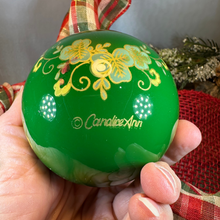 Load image into Gallery viewer, Celtic Trinity Knot Ornament