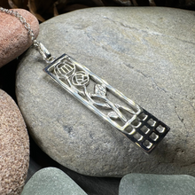 Load image into Gallery viewer, Mackintosh Two Roses Necklace