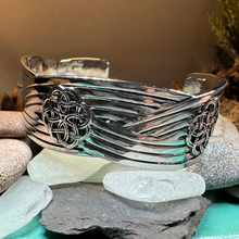 Load image into Gallery viewer, Giorsal Celtic Knot Bracelet
