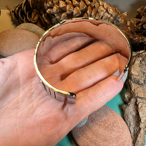 Load image into Gallery viewer, Pewter Irish Shamrock Cuff Bracelet