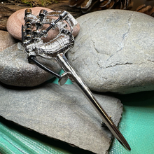 Load image into Gallery viewer, Bagpipes Kilt Pin