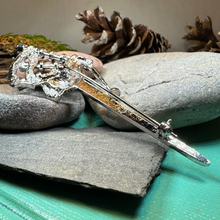 Load image into Gallery viewer, Bagpipes Kilt Pin