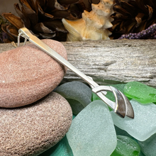 Load image into Gallery viewer, Modern Celtic Knot Necklace