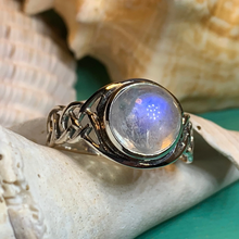 Load image into Gallery viewer, Rhianna Celtic Knot Ring