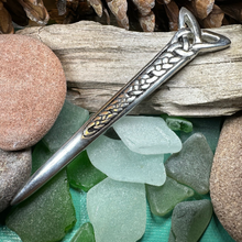 Load image into Gallery viewer, Pewter Celtic Knot Kilt Pin