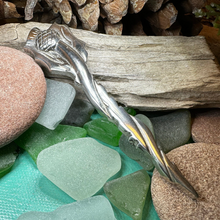 Load image into Gallery viewer, Modern Thistle Kilt Pin