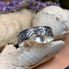 Load image into Gallery viewer, Celtic Raven Ring