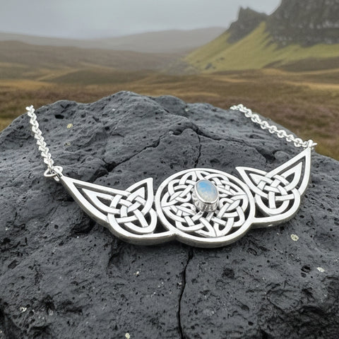 Load image into Gallery viewer, Wheel of Life Necklace, Celtic Necklace, Irish Jewelry, Celtic Family Knot Jewelry, Scotland Jewelry, Mom Gift, Anniversary Gift, Wife Gift