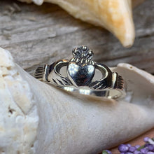 Load image into Gallery viewer, Delvin Claddagh Ring