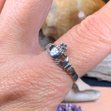Load image into Gallery viewer, Delvin Claddagh Ring
