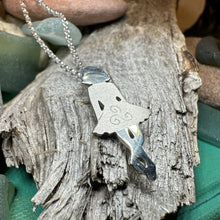 Load image into Gallery viewer, Triskele Irish Dancer Necklace
