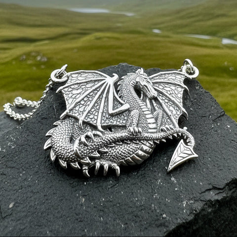 Load image into Gallery viewer, Zena Dragon Necklace