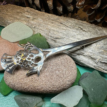 Load image into Gallery viewer, Dalwhinnie Thistle Kilt Pin