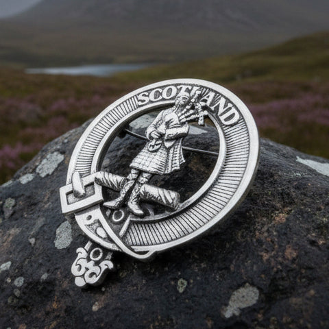 Load image into Gallery viewer, Bagpiper Brooch, Celtic Jewelry, Scottish Pin, Scotland Brooch, Celtic Brooch, Anniversary Gift, Cap Badge Pin, Bagpiper Gift, Plaid Pin