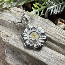 Load image into Gallery viewer, Welsh Daffodil Necklace