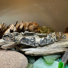 Load image into Gallery viewer, Cat Bracelet, Celtic Jewelry, Sitting Cat Bracelet, Nature Jewelry, Animal Bracelet, Blue Topaz Gift, Silver Wife Gift, Silver Link Bracelet