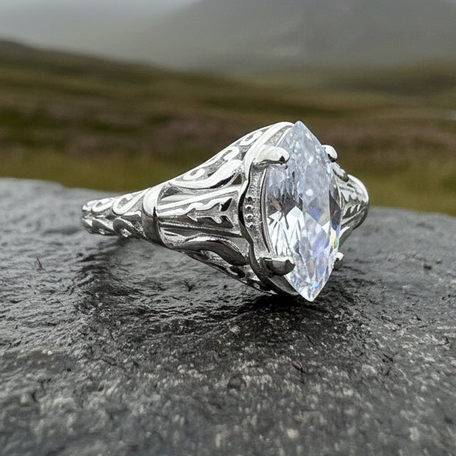 Ⅴケルティックデザインリング Victoria Celtic Engagement Ring – Celtic Crystal Design Jewelry