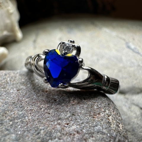 Load image into Gallery viewer, Claddagh Ring, Celtic Jewelry, Irish Jewelry, Bridal Jewelry, Ireland Gift, Heart Jewelry, Anniversary Gift, Girlfriend Gift, Wife Gift