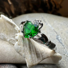 Load image into Gallery viewer, Emerald Green Claddagh Ring