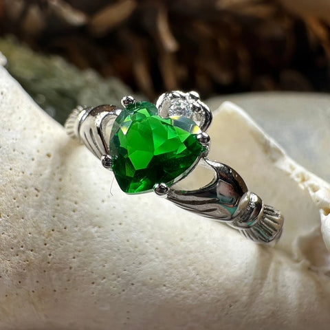 Load image into Gallery viewer, Emerald Green Claddagh Ring