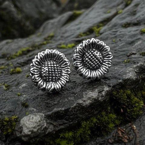 Load image into Gallery viewer, Sunflower Earrings, Flower Jewelry, Tuscany Sunflower Jewelry, Nature Jewelry, Graduation Gift, Summer Stud Earrings, Autumn Gift, Italy