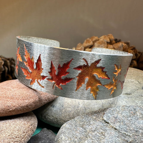 Load image into Gallery viewer, Maple Leaves Bracelet, Autumn Jewelry, Cuff Bangle Bracelet, Maple Leaf Jewelry, Nature Lover Gift, Wife Gift, Girlfriend Gift, Mom Gift
