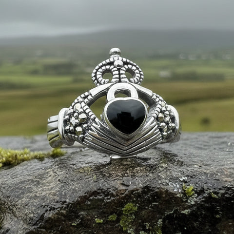 Load image into Gallery viewer, True Bond Onyx Irish Claddagh Ring in Sterling Silver