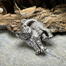 Load image into Gallery viewer, Cat Necklace, Cat Lover Gift, Nature Necklace, Cat Mom, Moveable Cat, Silver Cat Pendant, Best Friend Gift, Gift for Her, Animal Jewelry