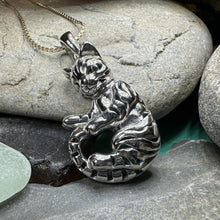 Load image into Gallery viewer, Cat Necklace, Cat Lover Gift, Nature Necklace, Cat Mom, Realistic Tabby Cat, Silver Cat Pendant, Best Friend Gift, Mom Gift, Animal Jewelry
