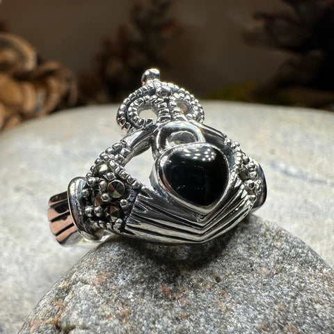 Load image into Gallery viewer, True Bond Onyx Irish Claddagh Ring in Sterling Silver