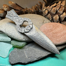 Load image into Gallery viewer, Irish Kilt Pin, Celtic Knot Pin, Claddagh Kilt Pin, Harp Jewelry, Celtic Kilt Pin, Irish Dancer Gift, Celtic Knot Brooch, Bagpiper Gift