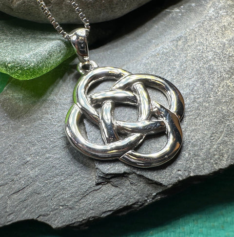 Load image into Gallery viewer, Celtic Necklace, Dara Knot Jewelry, Irish Pendant, Ireland Gift, Scottish Necklace, Celtic Knot Pendant, Friendship Gift, Norse Jewelry