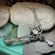 Load image into Gallery viewer, Celtic Queen Necklace