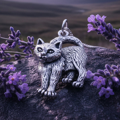 Load image into Gallery viewer, Cat Necklace, Cat Lover Gift, Nature Necklace, Cat Mom, Moveable Cat, Silver Cat Pendant, Best Friend Gift, Gift for Her, Animal Jewelry