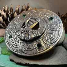 Load image into Gallery viewer, Irish Spirit Claddagh Plaid Pin