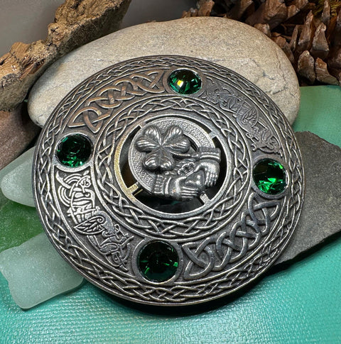 Load image into Gallery viewer, Claddagh Brooch, Celtic Shamrock Jewelry, Large Irish Pin, Clover Brooch, Ireland Brooch, Claddagh Tartan Pin, Bagpiper Gift, Mens Plaid Pin