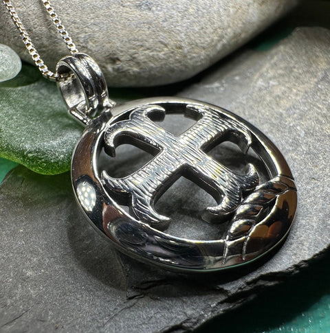 Load image into Gallery viewer, Celtic Cross Necklace, Medieval Jewelry, Round Cross Pendant, First Communion Gift, Spiritual Jewelry, Celtic Jewelry, Religious Jewelry
