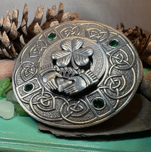 Load image into Gallery viewer, Irish Spirit Claddagh Plaid Pin