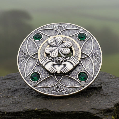Load image into Gallery viewer, Claddagh Brooch, Celtic Harp Jewelry, Large Irish Pin, Shamrock Brooch, Ireland Brooch, Claddagh Tartan Pin, Bagpiper Gift, Men's Plaid Pin