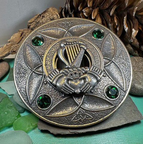 Load image into Gallery viewer, Claddagh Brooch, Celtic Harp Jewelry, Large Irish Pin, Shamrock Brooch, Ireland Brooch, Claddagh Tartan Pin, Bagpiper Gift, Men's Plaid Pin