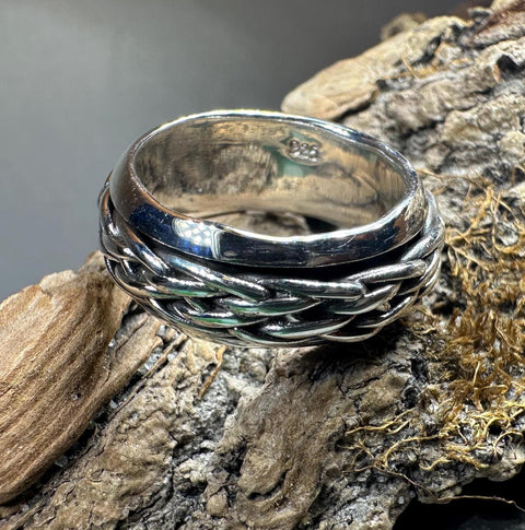 Load image into Gallery viewer, Celtic Ring, Irish Wedding Ring, Silver Scottish Ring, Large Irish Ring, Promise Ring, Anniversary Gift, Wedding Band, Spinner Ring