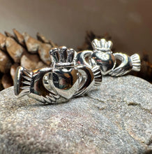 Load image into Gallery viewer, Fíorghrá Claddagh Cufflinks for Men