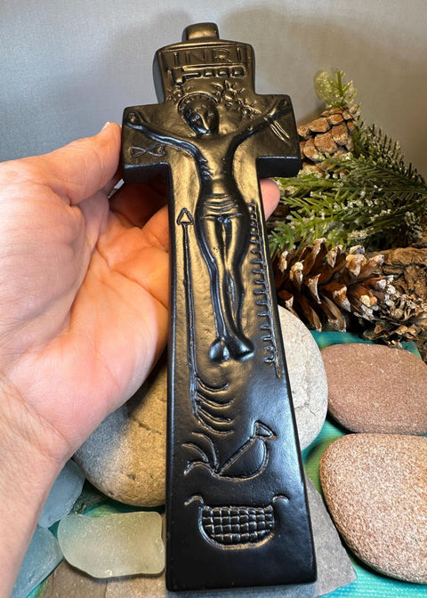 Load image into Gallery viewer, Celtic Cross, Turf High Cross, Irish Cross Statue, Ireland Crucifix Gift, Irish Turf, Housewarming Gift, New Home Gift, Confirmation
