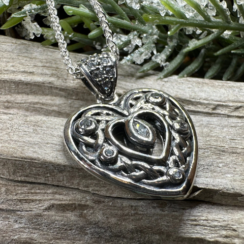 Load image into Gallery viewer, Emilie Celtic Heart Necklace