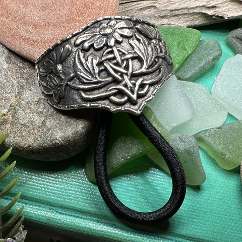 Load image into Gallery viewer, Celtic Daisy Ponytail Holder