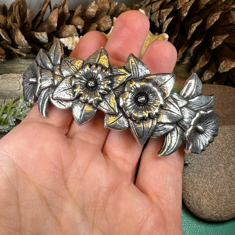 Load image into Gallery viewer, Daffodil Hair Clip for Women
