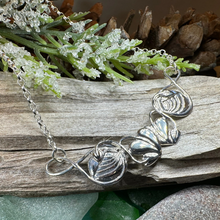 Load image into Gallery viewer, Mackintosh Leaves Necklace