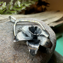 Load image into Gallery viewer, Snowdonia Daffodil Necklace