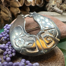 Load image into Gallery viewer, Celtic Cats Brooch